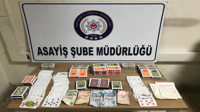 Karabükte kumar baskını: 8 kişiye 17 bin 888 TL ceza