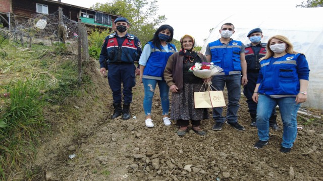 Karabükte şehit anneleri Anneler Gününde unutulmadı