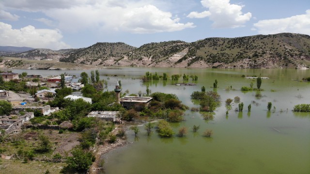 Karakurt Barajı gölü ilk kez havadan görüntülendi