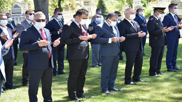 Karamanda şehitlik ziyareti