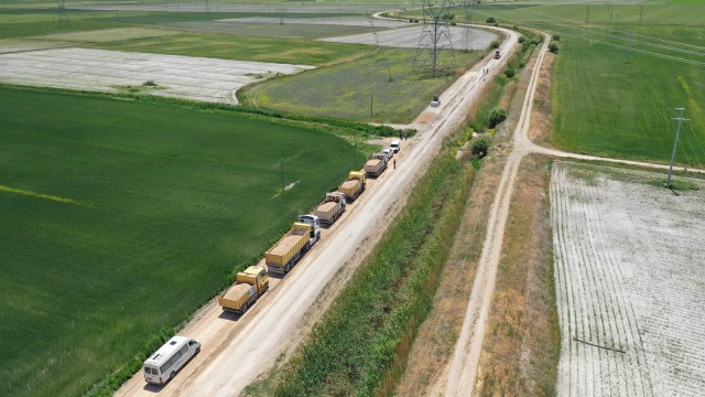 Karatayda 13,7 kilometrelik mahalle yolu yapılıyor