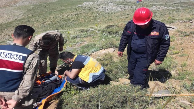 Kayalıklardan düşen şahıs yaralandı