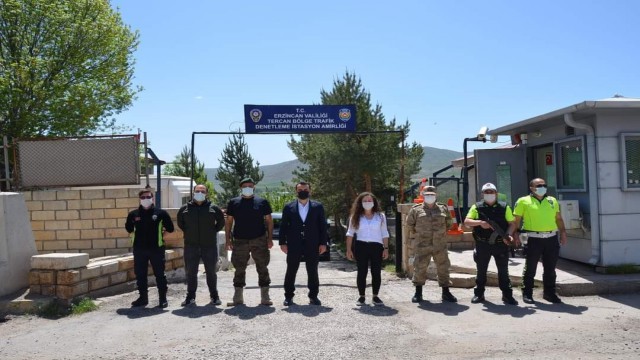 Kaymakam Çelik, görev başındaki personele bayram ziyaretinde bulundu