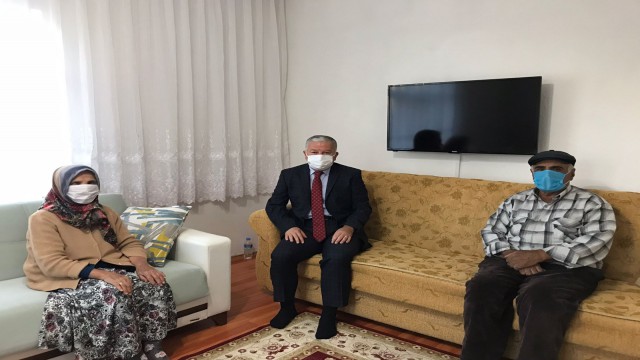 Kaymakam Durudan şehit ailelerine bayram ziyareti