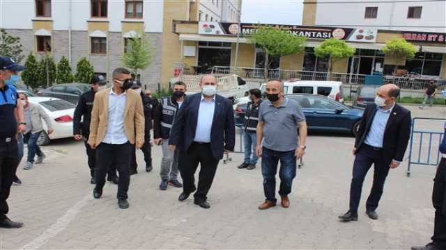 Kaymakam Ünal, pazarı denetledi