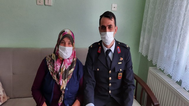 Kaymakam Ünaldan şehit ve gazi ailelerine bayram ziyareti