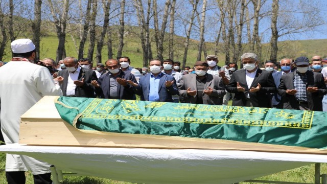 Kazada hayatını kaybeden muhtar, son yolculuğuna uğurlandı