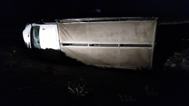 Kendiliğinden hareket eden kamyonet uçurumdan aşağı yuvarlandı