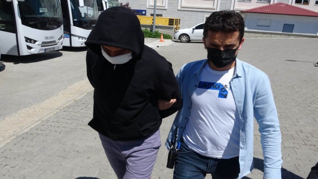 Kendisini filyasyon ekibi olarak tanıtıp evine girdiği kişilerin paralarını çaldı