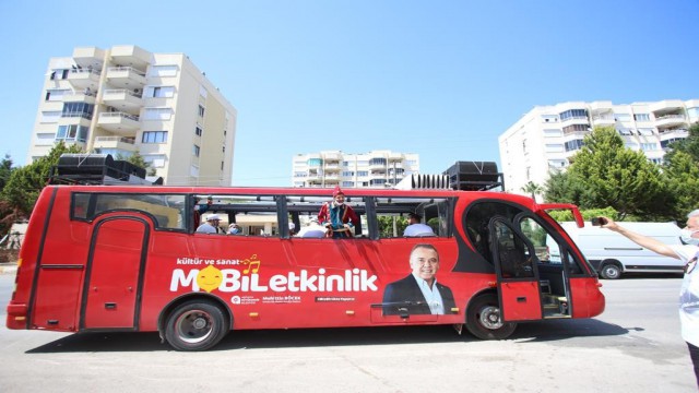 Kepez ve Aksuda mobil konser coşkusu