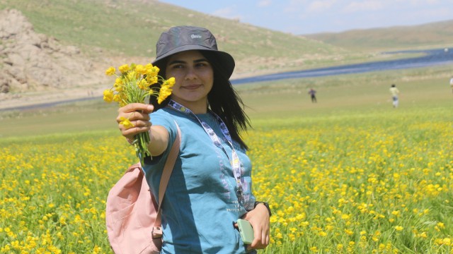 Keşiş Gölü renk cümbüşüyle hayran bırakıyor