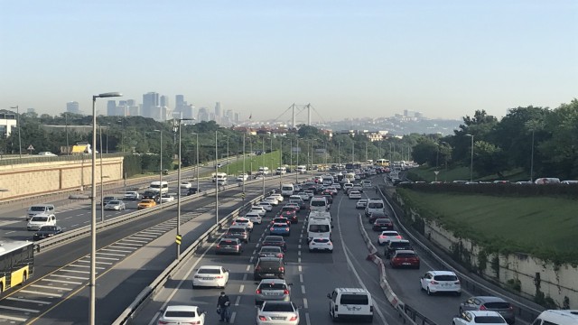Kısıtlama sonrası İstanbulda trafik yoğunluğu