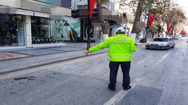 Kısıtlamada dışarı çıkanlar polisten kaçamadı