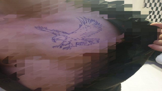 Kısıtlamayı ihlal eden dövmeci kapatıldı