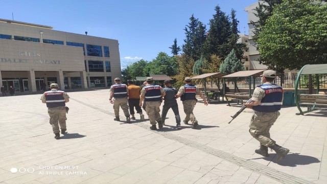 Köyleri elektriksiz bırakan hırsızlık zanlıları yakalandı