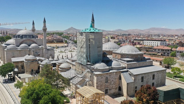 Kubbe-i Hadraya yeni çiniler yerleştirildi