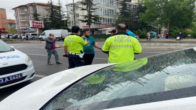 Küçük çocuğun metrelerce yükseğe savrulduğu anlar güvenlik kamerasında