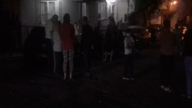 Küçükçekmecede alkollü sürücü park halindeki araca çarptı