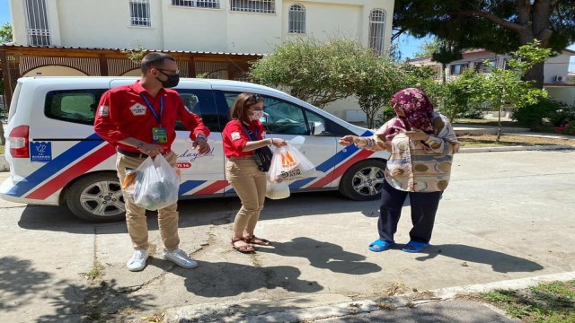 Kuşadası Belediyesinden tam kapanmada dayanışma örneği