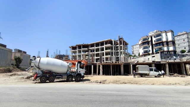 Kuşadasında kurallara uymayan inşaatlara geçit yok