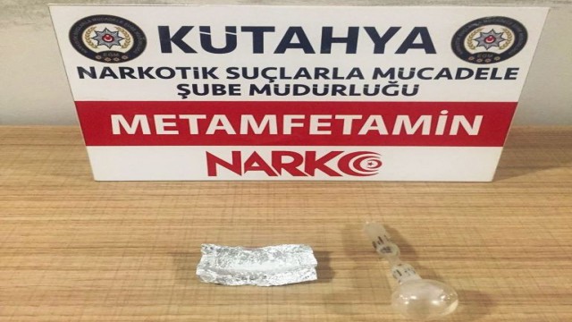 Kütahyada iki araçta uyuşturucu ele geçirildi