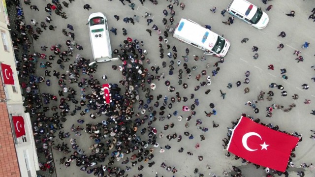 Kuzey Irak şehidine gözü yaşlı veda