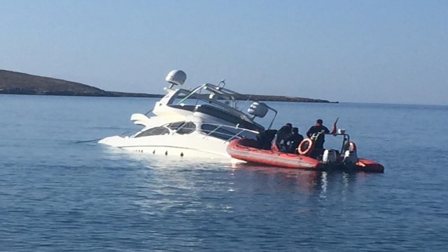 Lüks yat karaya oturdu, içindeki 6 kişi kurtarıldı
