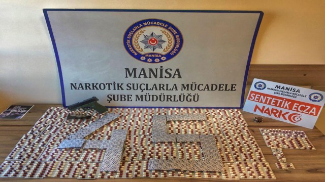 Manisada 5 adrese uyuşturucu operasyonu