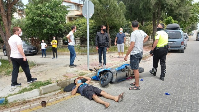 Manisada motosiklet ile hafif ticari araç çarpıştı: 1 yaralı