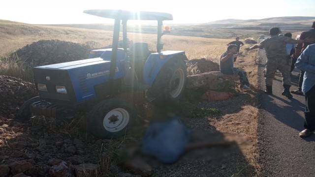 Mardinde kontrolden çıkan traktör devrildi: 1 ölü