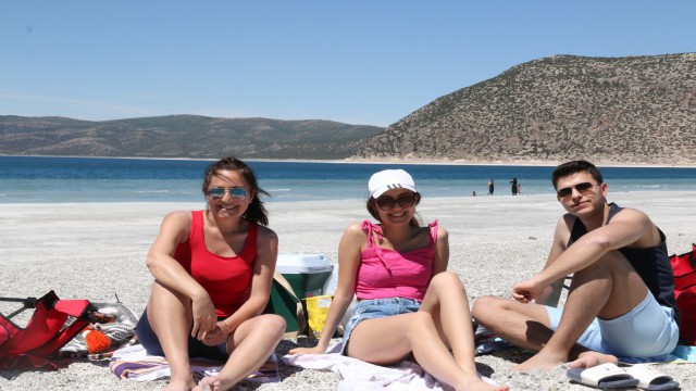 Marsa benzerliği ile hayranlık uyandıran Salda Gölüne büyük ilgi