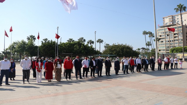 Mersinde 19 Mayıs sade bir törenle kutlandı