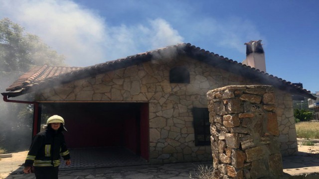 Metruk binada yangın