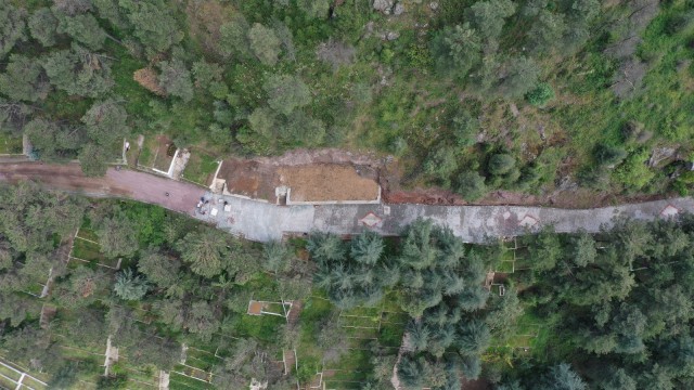 Mezarlıklara yeni parka yollar yapılıyor