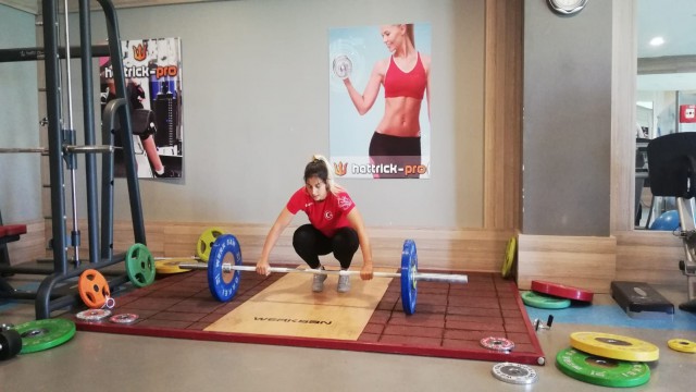 Milli ciritçi Eda Tuğsuz olimpiyatlara Palandökende hazırlanıyor