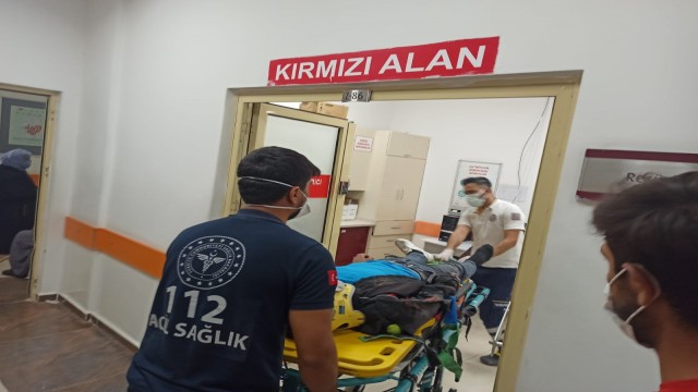 Minibüs ile motosiklet çarpıştı: 1 Yaralı