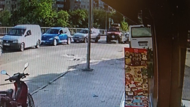 Motosiklet cipin altına girdi: 1 yaralı