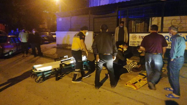 Motosiklet ile engelli aracı çarpıştı: 2 kişi yaralandı