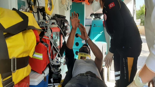 Motosiklet ile otomobil çarpıştı: 1 Yaralı