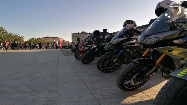 Motosiklet tutkunları 19 Mayıs coşkusunu renklendirdi