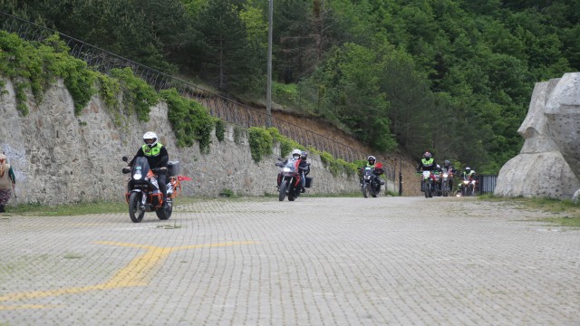 Motosiklet tutkunlarından 19 Mayısta Türkiyenin en büyük Atatürk heykeline ziyaret