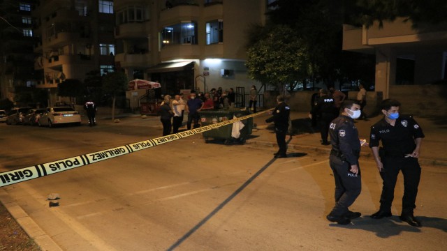 Motosikletli kişiler tarafından silahlı saldırıya uğrayan şahıs yaralandı