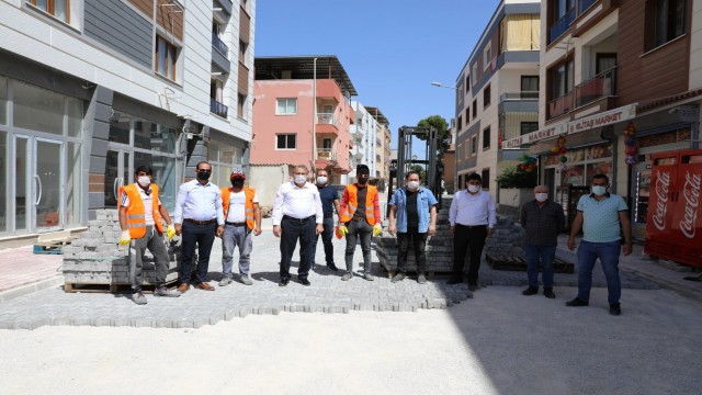 Muradiyede yol düzenleme çalışması yapılıyor