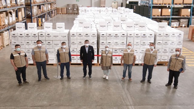 MÜSİAD İzmirin erzak kolileri ihtiyaç sahiplerine ulaştı