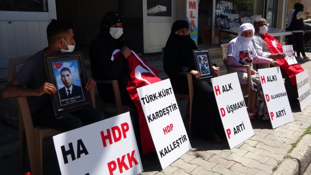 Muşta HDP önünde eylem yapan ailelerin sayısı 3e yükseldi