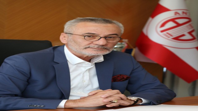 Mustafa Yılmaz, kendisine verilen cezaya tepki göstererek Nihat Özdemiri istifaya davet etti