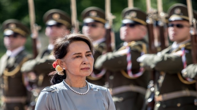 Myanmarın devrik lideri Suu Kyi ilk kez duruşmaya katıldı