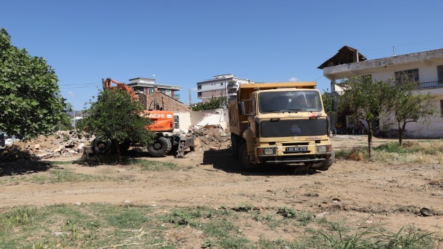 Nazillide yeni yol açma çalışmaları sürüyor