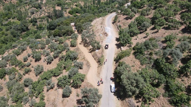 Nazillide yol çalışmaları devam ediyor