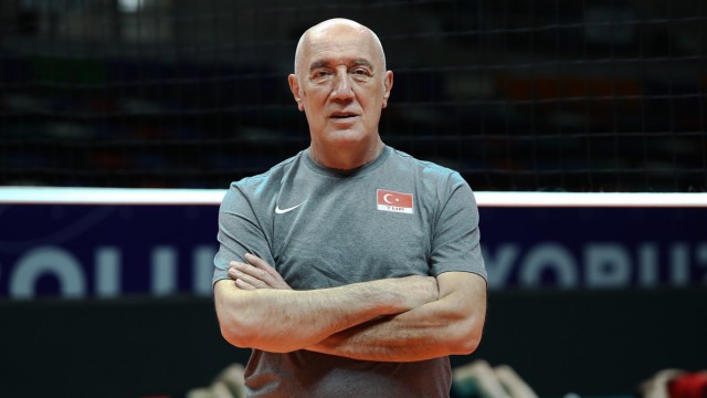 Nedim Özbey: “Erkek voleybolunu özlenen yere getireceğiz”